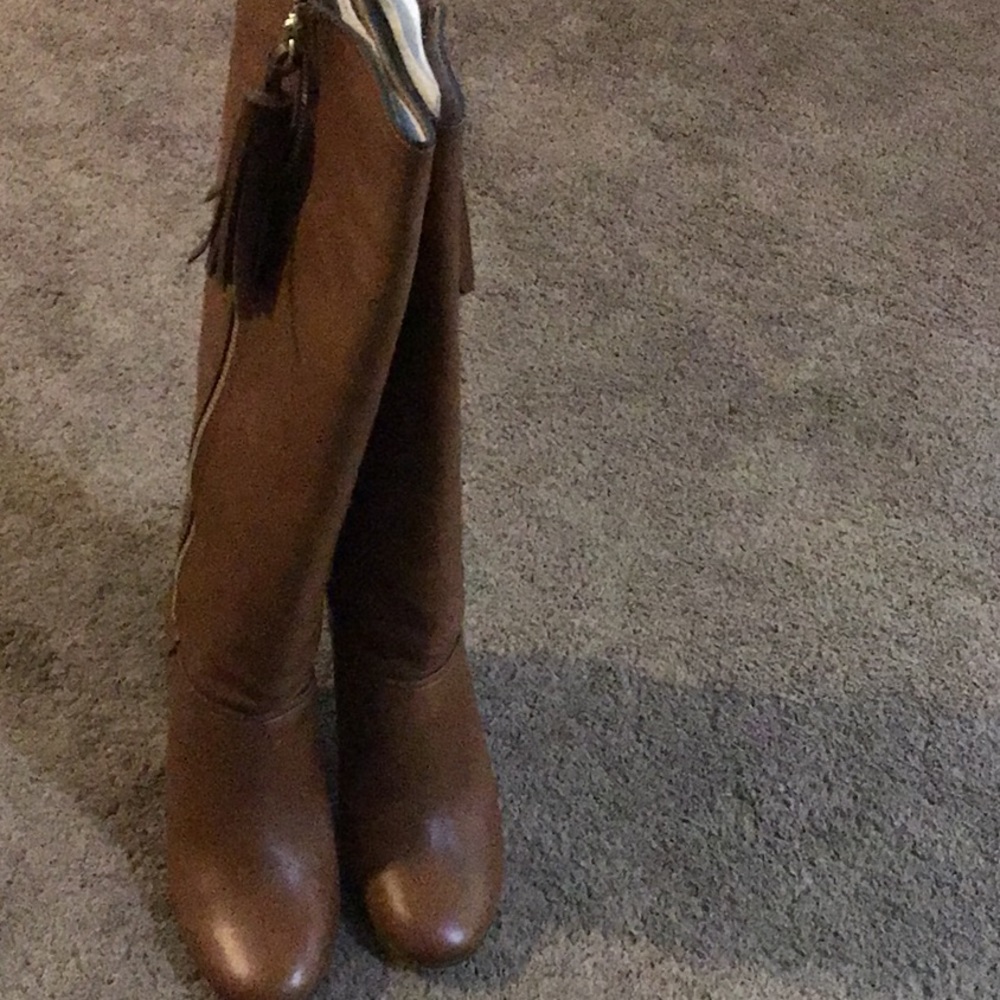 Boots Coach - image 3